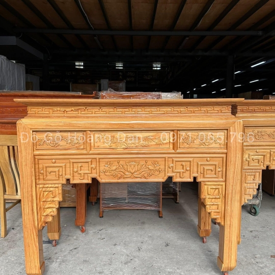 BÀN CÚNG GÕ 