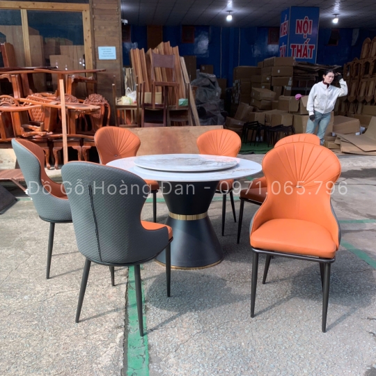BỘ BÀN ĂN CHÂN LOA KẾT HỢP ĐÁ MÂM XOAY VÀ 6 GHẾ SÒ